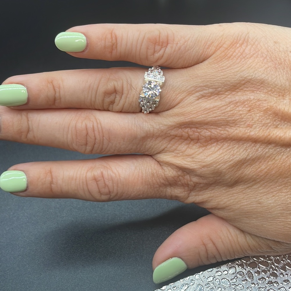 Silver ring 9.25 with cubic zirconia stones